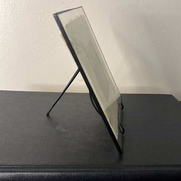 Handmade Natural fiber Paper Table Top Photo Frame Glass & Black Metal Border - Picture 7 of 8